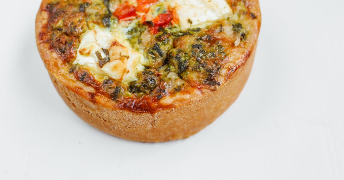 découvrez notre délicieuse quiche épinards et fromage de chèvre, une recette savoureuse et facile à préparer pour un repas équilibré et gourmand.