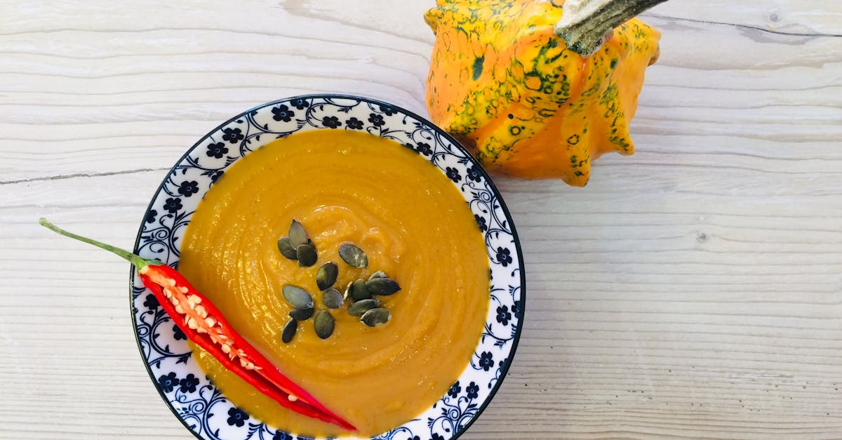 découvrez nos délicieuses recettes de soupe à la citrouille, faciles à préparer, parfaites pour réchauffer vos repas d'automne.