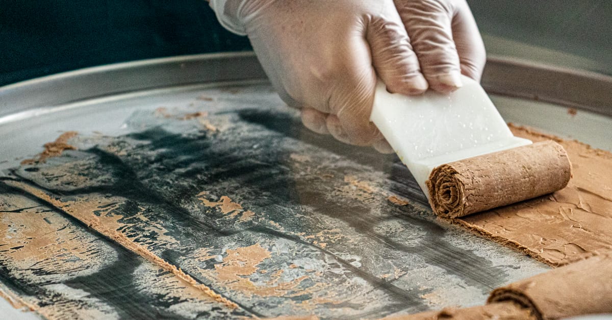 Accueil 17 découvrez notre délicieuse glace au chocolat, riche et onctueuse, parfaite pour les amateurs de saveurs gourmandes et rafraîchissantes.