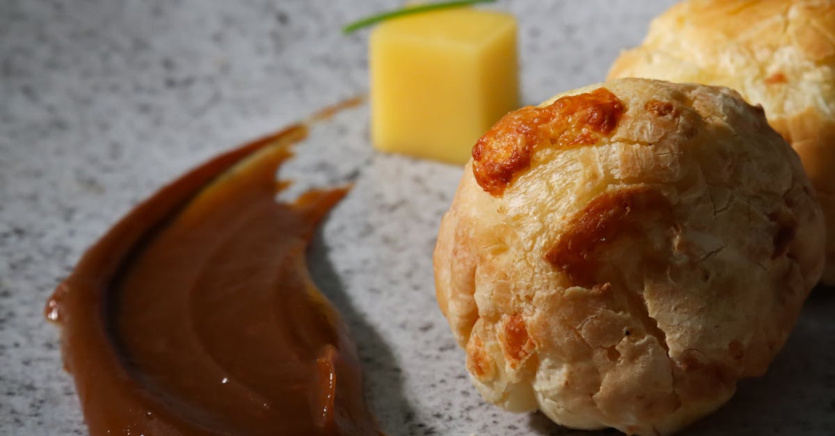 découvrez une recette simple et délicieuse de pâté feuilleté au fromage de chèvre, parfait pour un apéritif ou un repas léger.